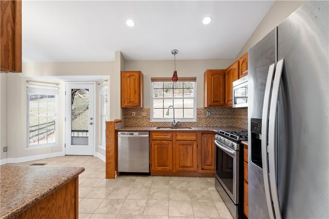 118 Vista Dr, Cecil, PA 15317