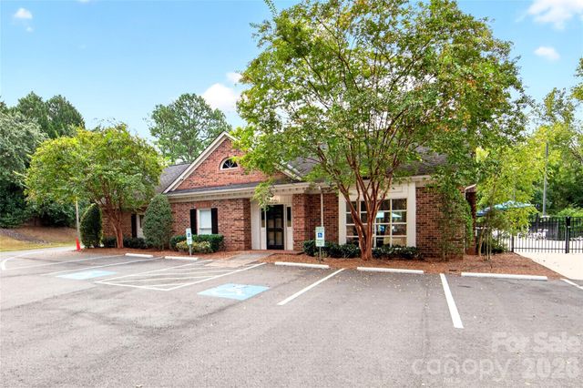 8004 Maremont Court, Charlotte, NC 28270