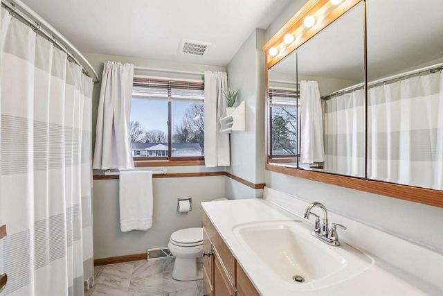 3399 Swinburne Drive, Mcfarland, WI 53558