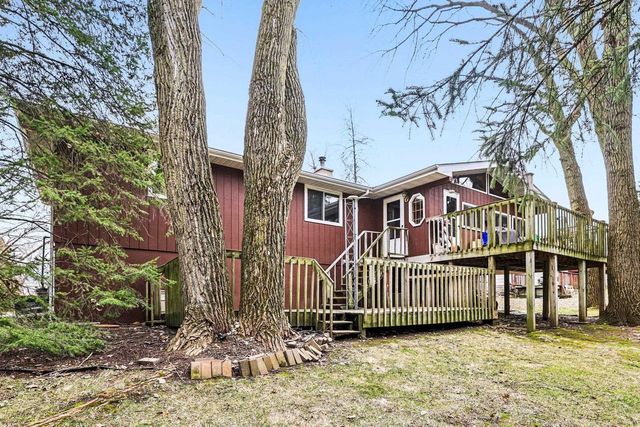 3399 Swinburne Drive, Mcfarland, WI 53558