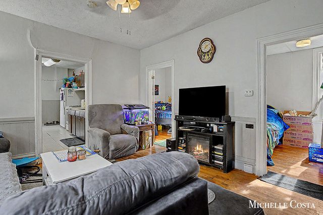 825 Crosby Street Nw, City Of Grand Rapids, MI 49504