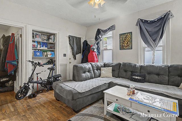 825 Crosby Street Nw, City Of Grand Rapids, MI 49504