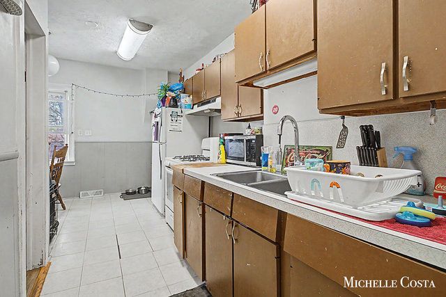 825 Crosby Street Nw, City Of Grand Rapids, MI 49504