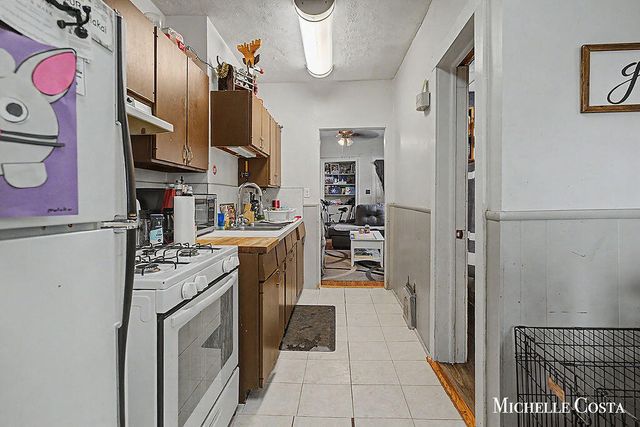 825 Crosby Street Nw, City Of Grand Rapids, MI 49504