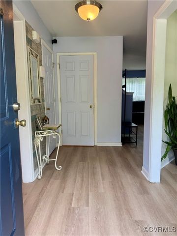 225 Scotch Pine Dr, Sandston, VA 23150