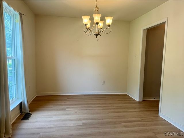 225 Scotch Pine Dr, Sandston, VA 23150