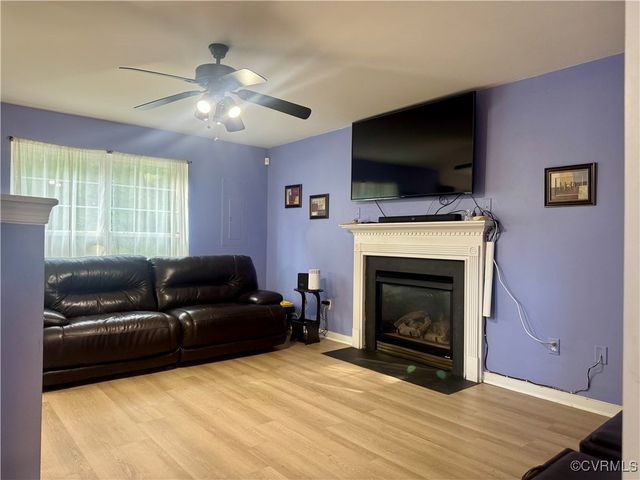 225 Scotch Pine Dr, Sandston, VA 23150