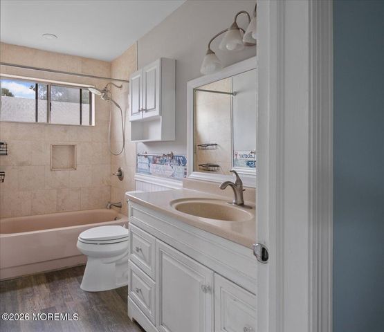 14 Maine Street, Toms River, NJ 08753