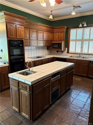 415 W Academy Avenue, Jennings, LA 70546