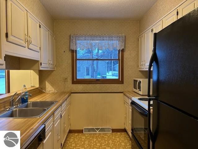 220 Smith Street, East Tawas, MI 48730