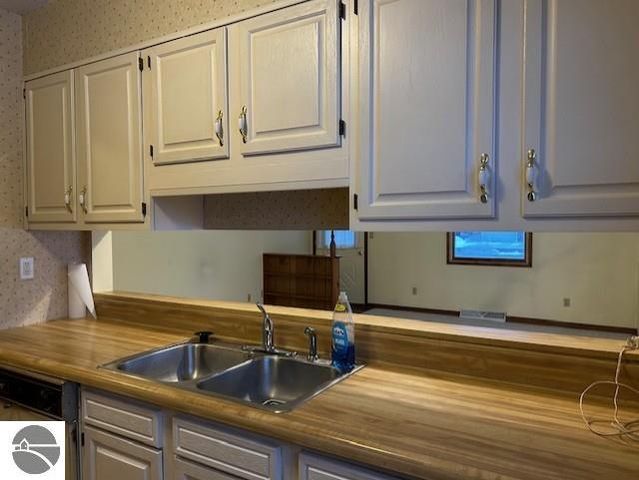 220 Smith Street, East Tawas, MI 48730