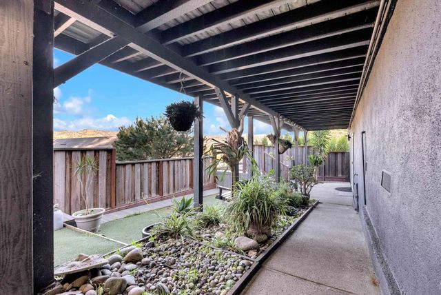 279 Sterling Avenue, Pacifica, CA 94044