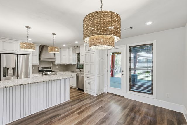 803 Adamson Dr, Searcy, AR 72143