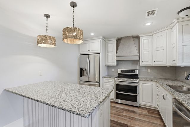 803 Adamson Dr, Searcy, AR 72143