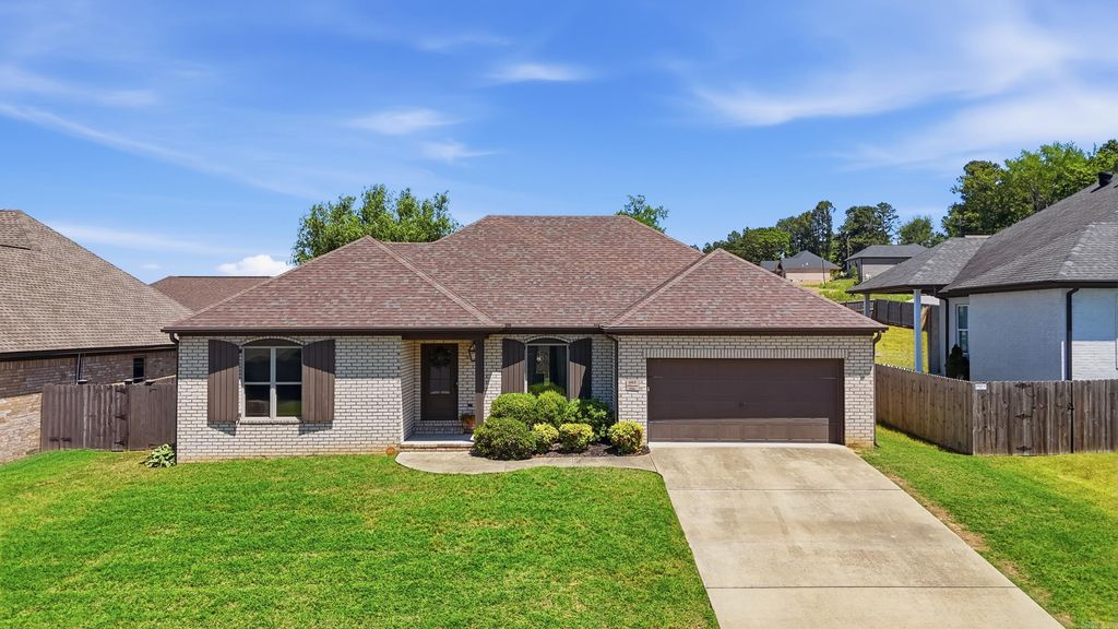 803 Adamson Dr, Searcy, AR 72143