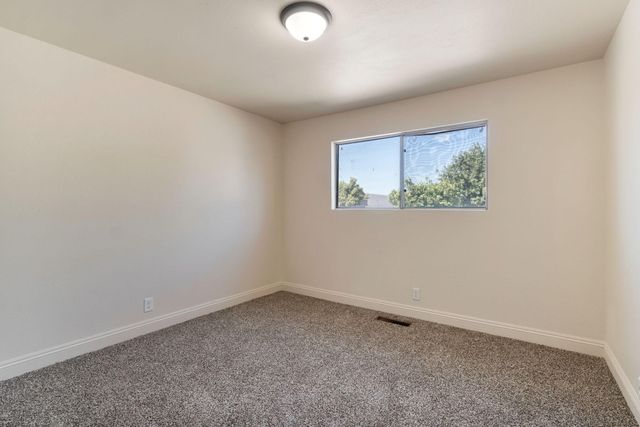 2738 S Fairway Court, Visalia, CA 93277