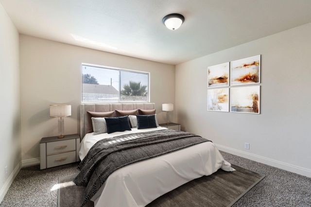 2738 S Fairway Court, Visalia, CA 93277
