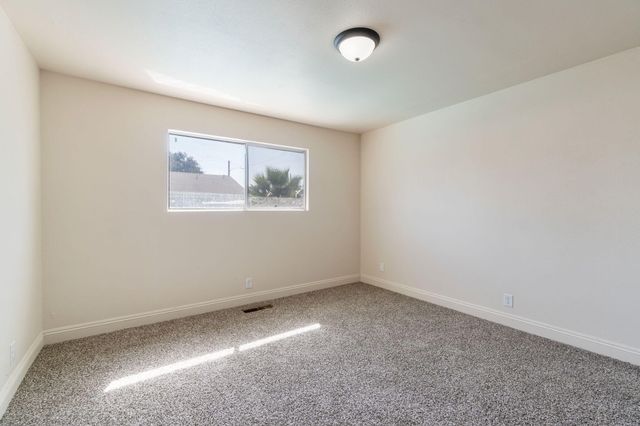 2738 S Fairway Court, Visalia, CA 93277