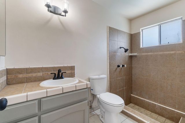 2738 S Fairway Court, Visalia, CA 93277