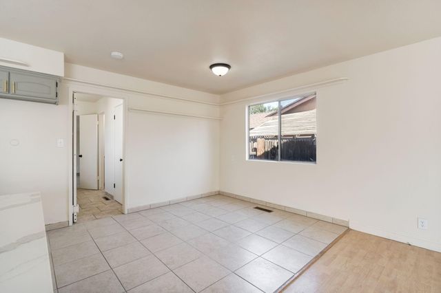 2738 S Fairway Court, Visalia, CA 93277