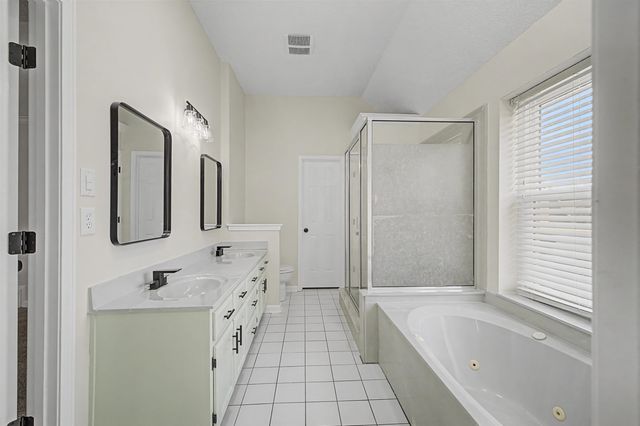 8208 CLINTON WAY CV, Memphis, TN 38018