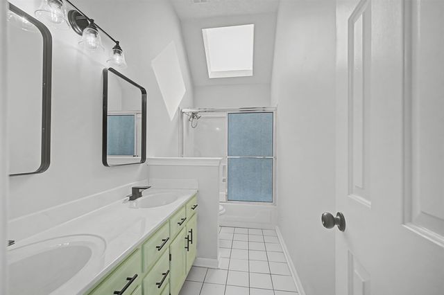 8208 CLINTON WAY CV, Memphis, TN 38018