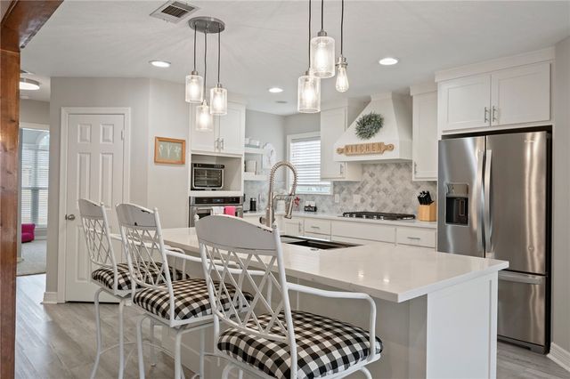 701 Royal Adelade Drive, College Station, TX 77845