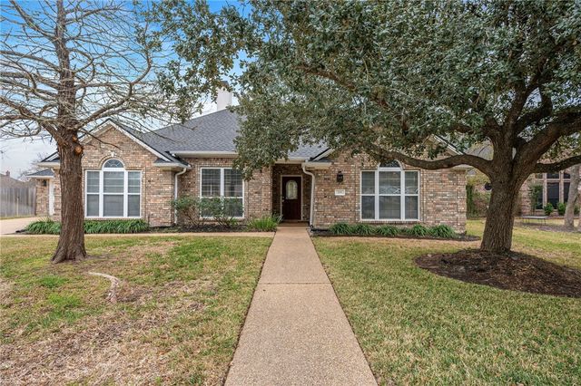 701 Royal Adelade Drive, College Station, TX 77845