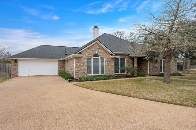 701 Royal Adelade Drive, College Station, TX 77845