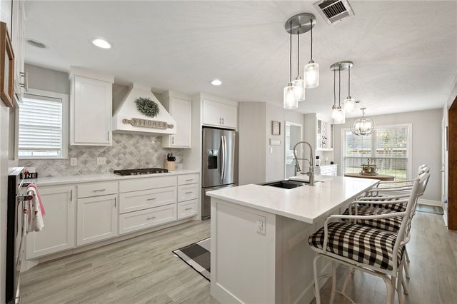 701 Royal Adelade Drive, College Station, TX 77845