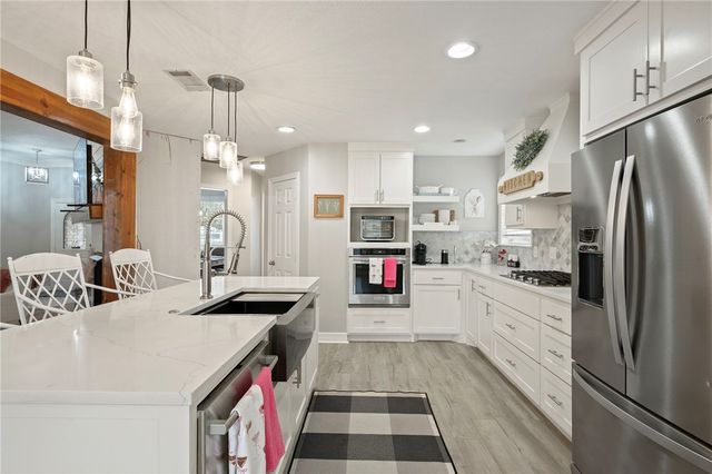 701 Royal Adelade Drive, College Station, TX 77845