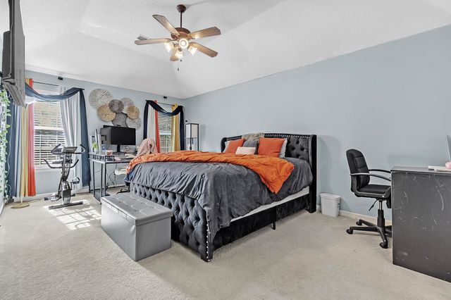 10215 N GREEN MOSS DR, Cordova, TN 38018