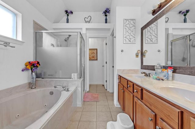 10215 N GREEN MOSS DR, Cordova, TN 38018