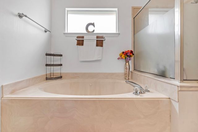 10215 N GREEN MOSS DR, Cordova, TN 38018