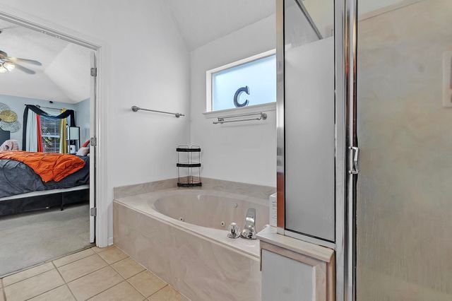 10215 N GREEN MOSS DR, Cordova, TN 38018