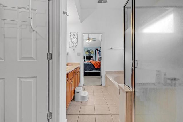 10215 N GREEN MOSS DR, Cordova, TN 38018