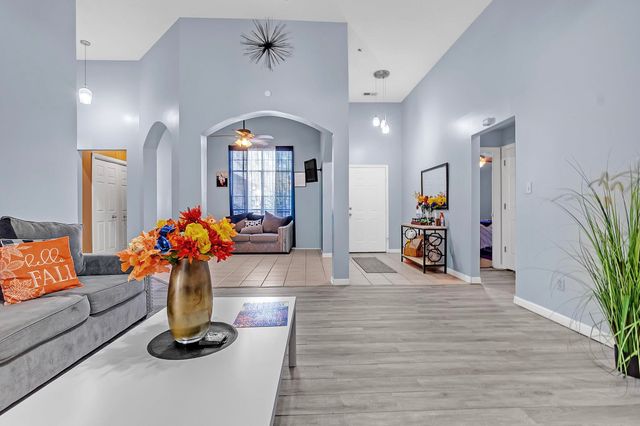 10215 N GREEN MOSS DR, Cordova, TN 38018