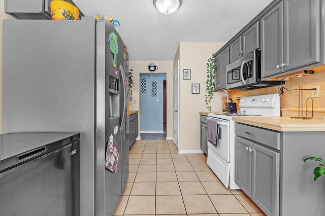 10215 N GREEN MOSS DR, Cordova, TN 38018