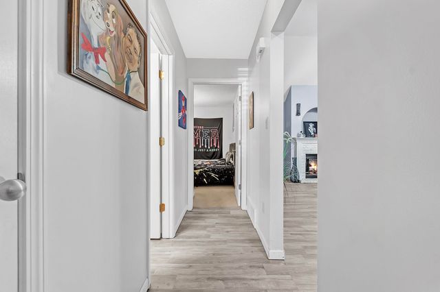 10215 N GREEN MOSS DR, Cordova, TN 38018