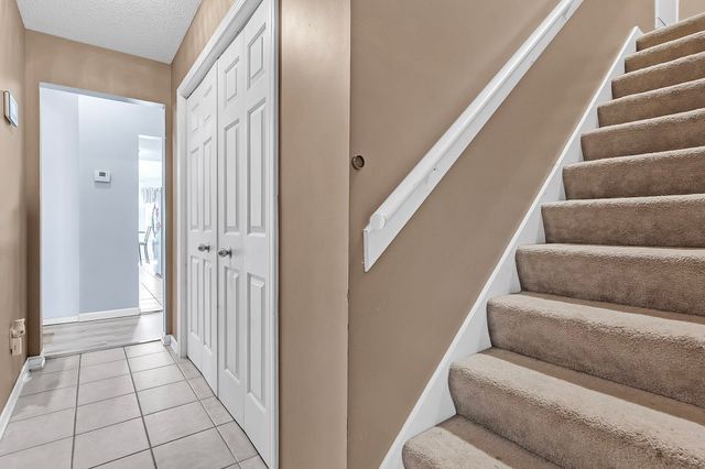 10215 N GREEN MOSS DR, Cordova, TN 38018