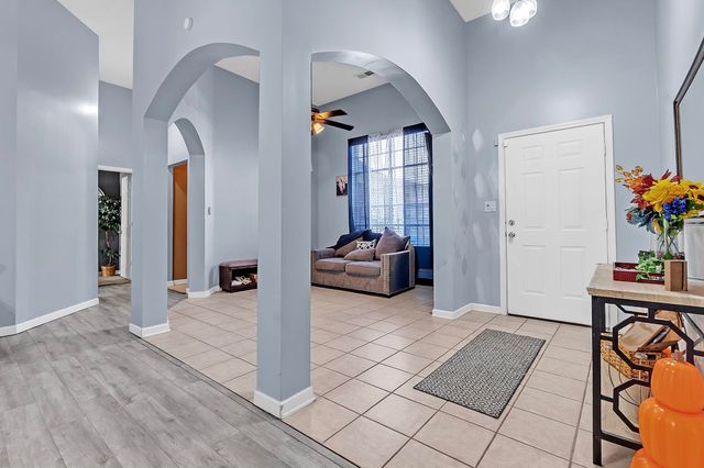 10215 N GREEN MOSS DR, Cordova, TN 38018