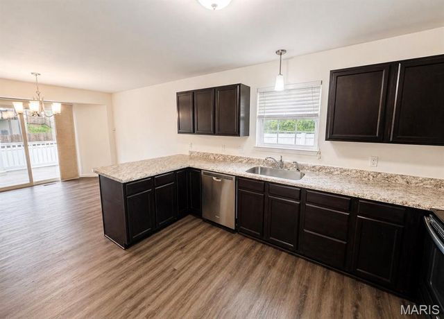 1005 Busch Drive, Warrenton, MO 63383