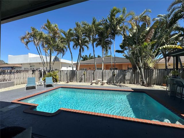 14127 SW 161st Place, Miami, FL 33196