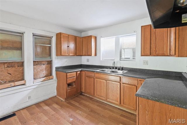 737 Vogel Place, East St Louis, IL 62205