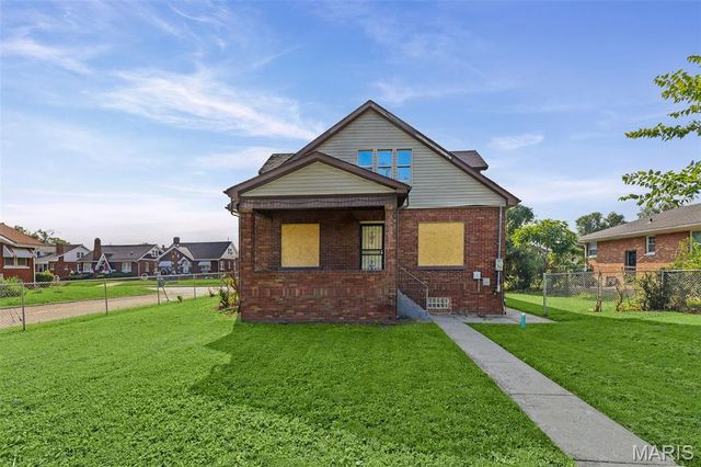 737 Vogel Place, East St Louis, IL 62205