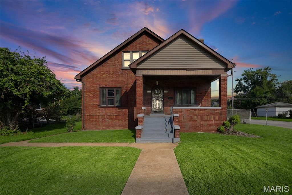 737 Vogel Place, East St Louis, IL 62205