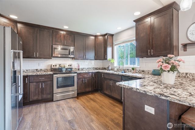 7063 E Nightingale Street, Port Orchard, WA 98366