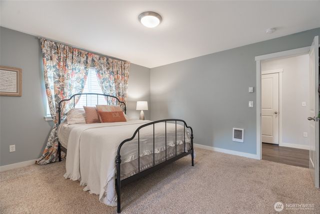 7063 E Nightingale Street, Port Orchard, WA 98366