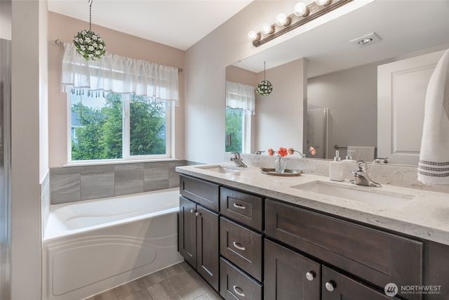 7063 E Nightingale Street, Port Orchard, WA 98366