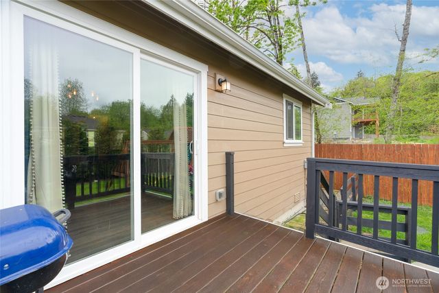 7063 E Nightingale Street, Port Orchard, WA 98366